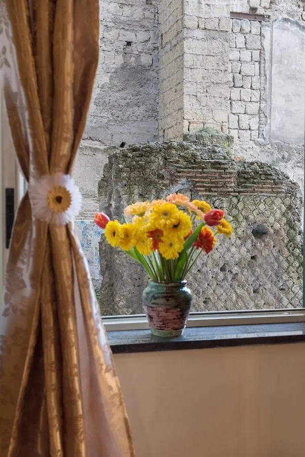 Napoli Centro, A Windows On The Monuments Apartment