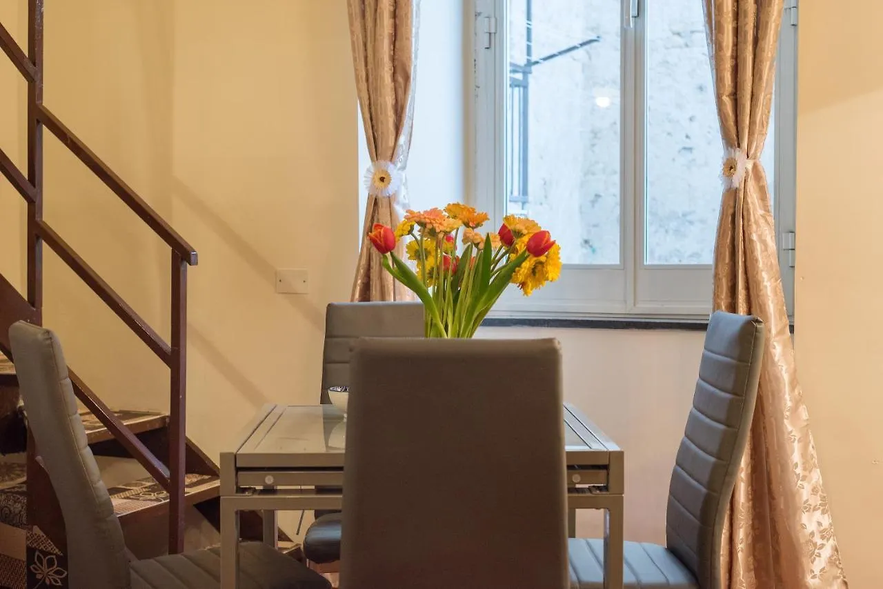 Napoli Centro, A Windows On The Monuments Apartment  Naples